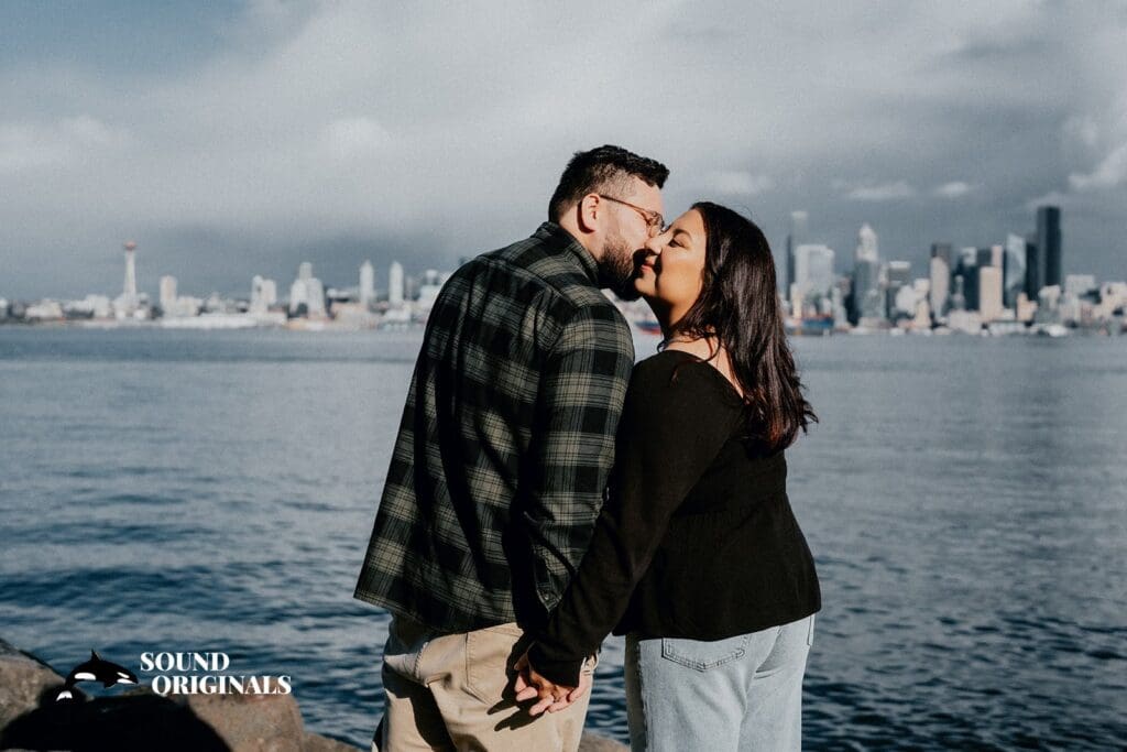 Alki Beach Engagement // Jeniffer + Erick -