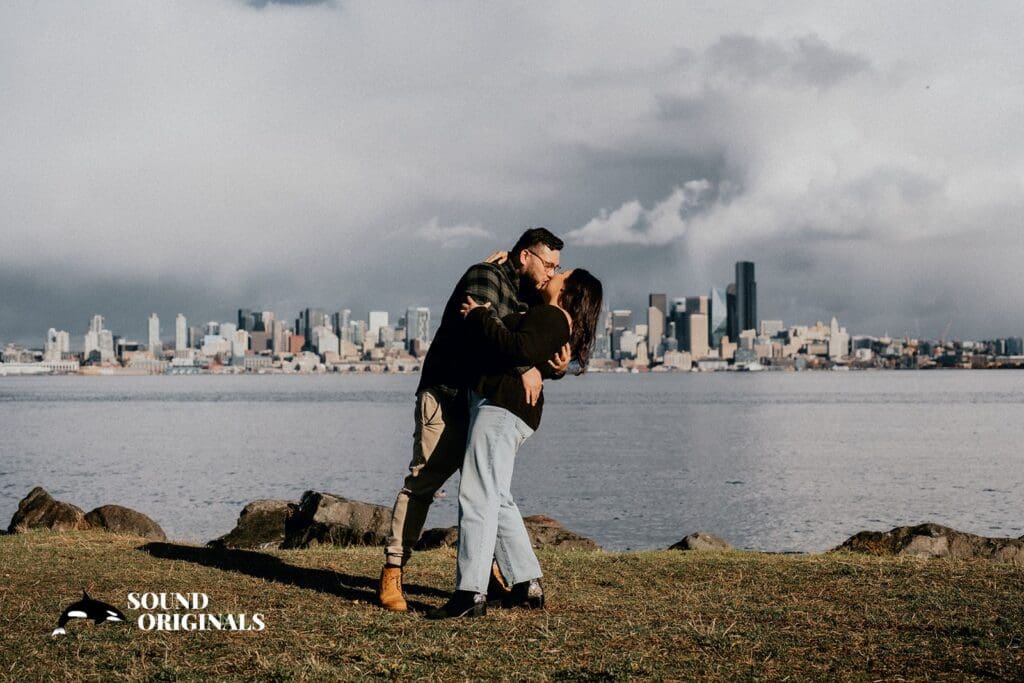 Alki Beach Engagement // Jeniffer + Erick -