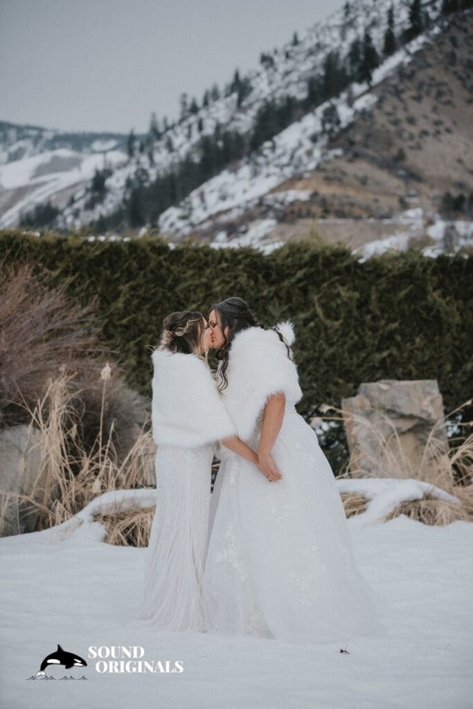 Cashmere Riverside Center Wedding  // Sarah & Rebecca -