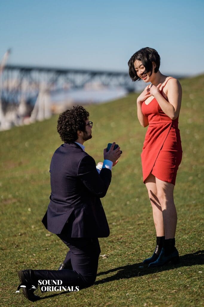 Noah + Cathy Gas Works Park Engagement // Noah & Cathy -