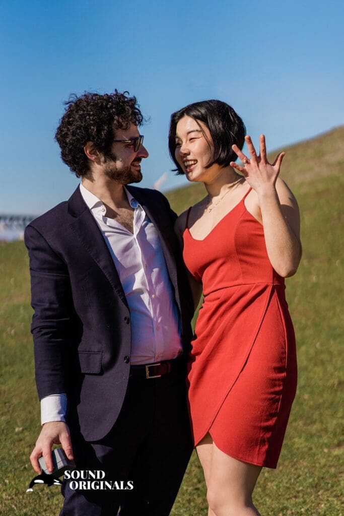 Noah + Cathy Gas Works Park Engagement // Noah & Cathy -