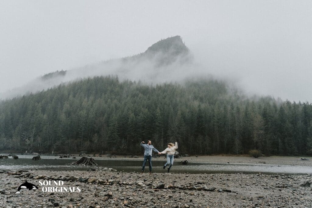 25 STUNNING Locations for Engagement Photos in Seattle -