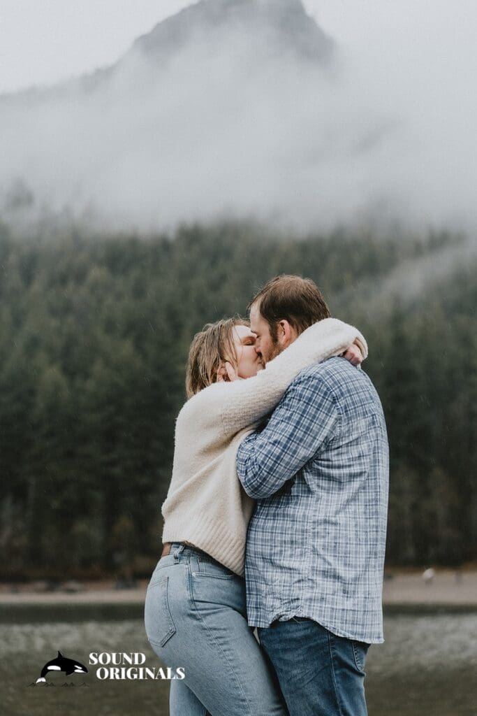 Rattlesnake Lake Engagement // Taylor + Steven -