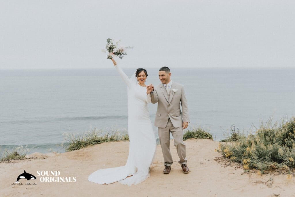 <strong>Torrey Pines State Beach Sunset Seat Wedding</strong> -