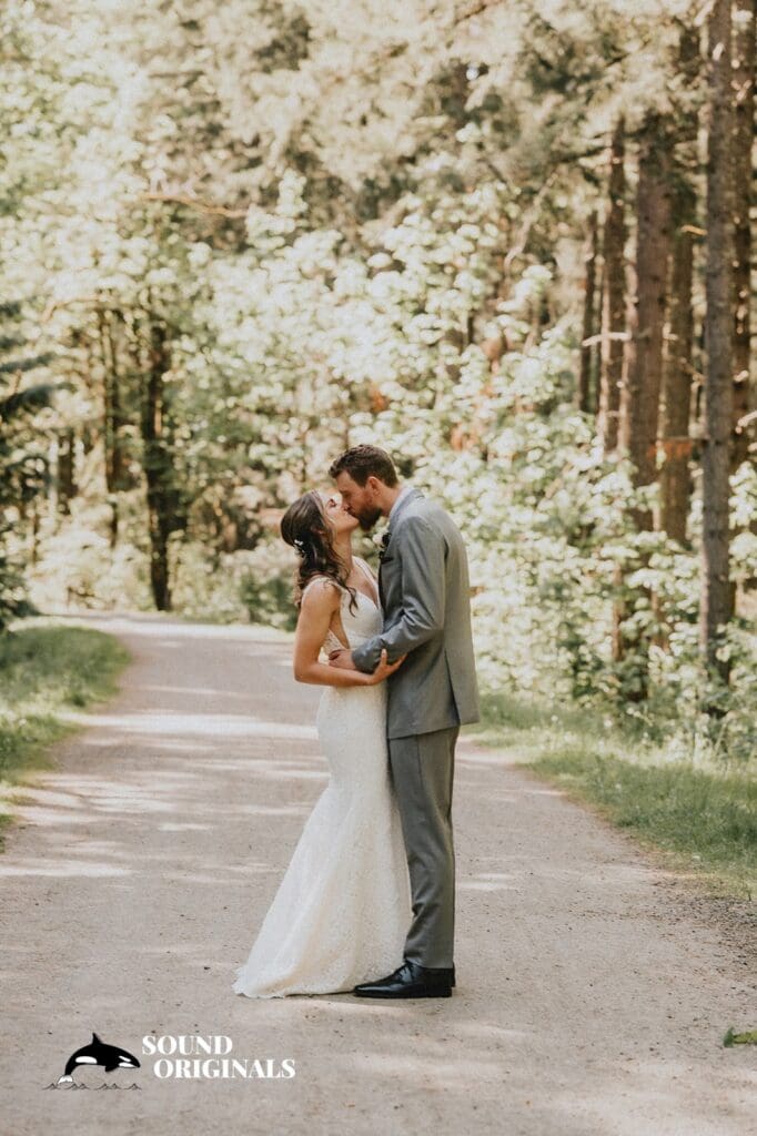 Lake Wilderness Lodge Wedding // Laura + Nicholas -