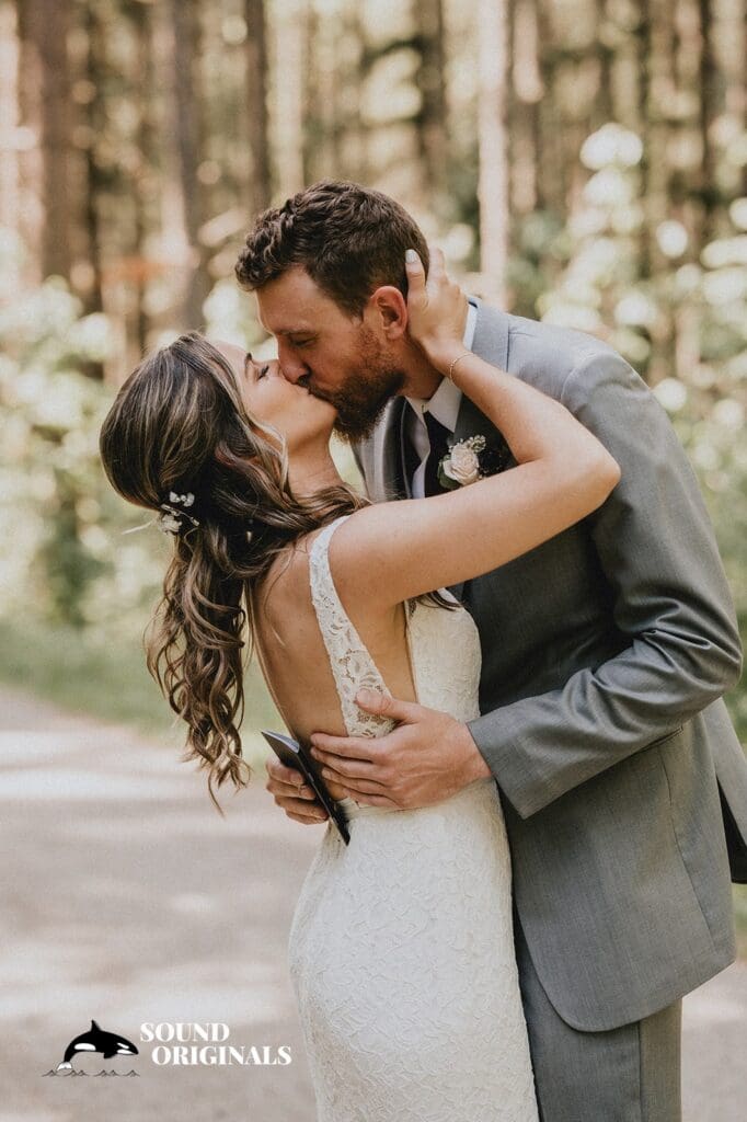 Lake Wilderness Lodge Wedding // Laura + Nicholas -