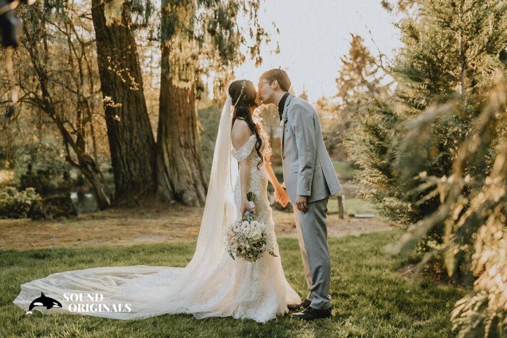 Lakeside Gardens Wedding // Caleigh + Joshua -