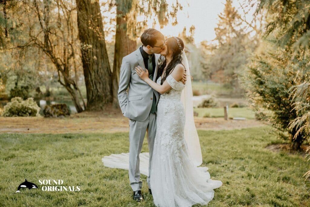 Lakeside Gardens Wedding // Caleigh + Joshua -