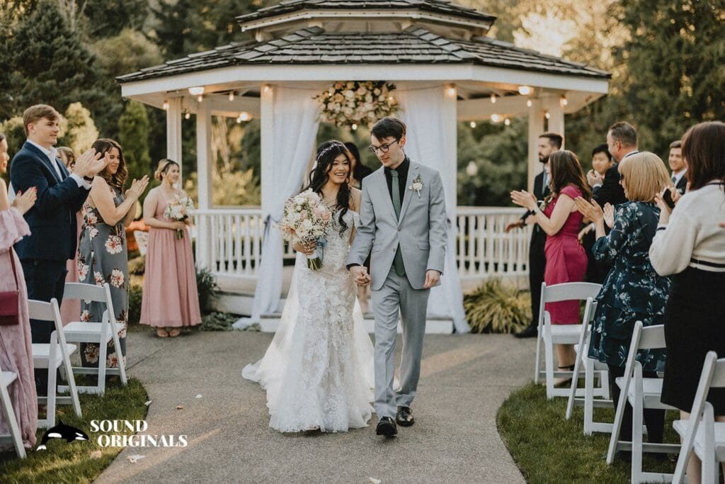 Lakeside Gardens Wedding // Caleigh + Joshua -