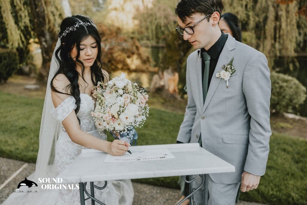 Lakeside Gardens Wedding // Caleigh + Joshua -