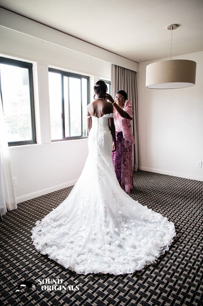 Landmarks Society Art & Garden Center Wedding // Grace + Gilad -