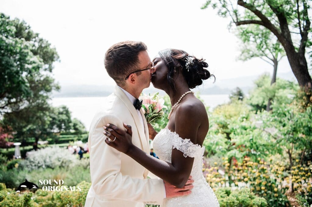 Landmarks Society Art & Garden Center Wedding // Grace + Gilad -