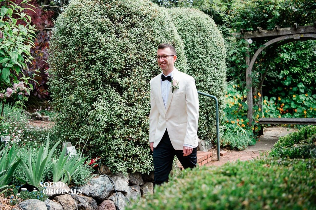 Landmarks Society Art & Garden Center Wedding // Grace + Gilad -