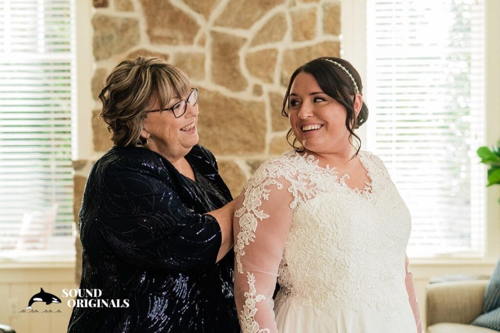 The Manor House at Pleasant Beach Wedding // Kaitlin & Chris -