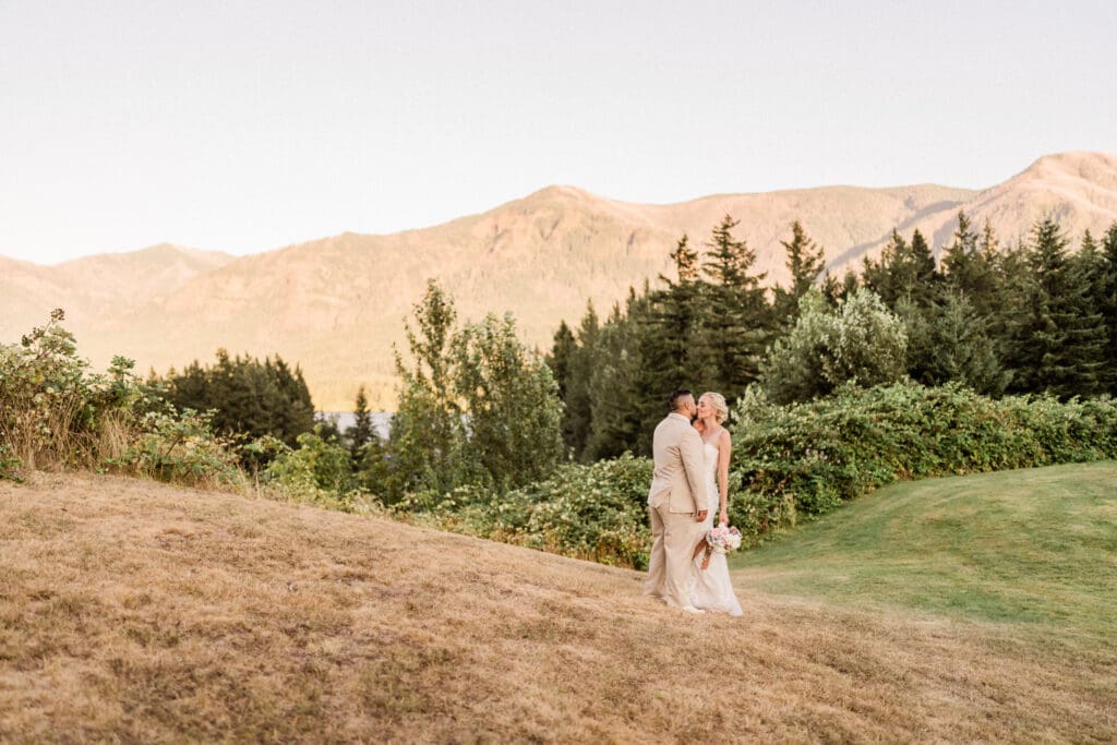 Skamania Lodge Wedding // Jamiee + Christopher -