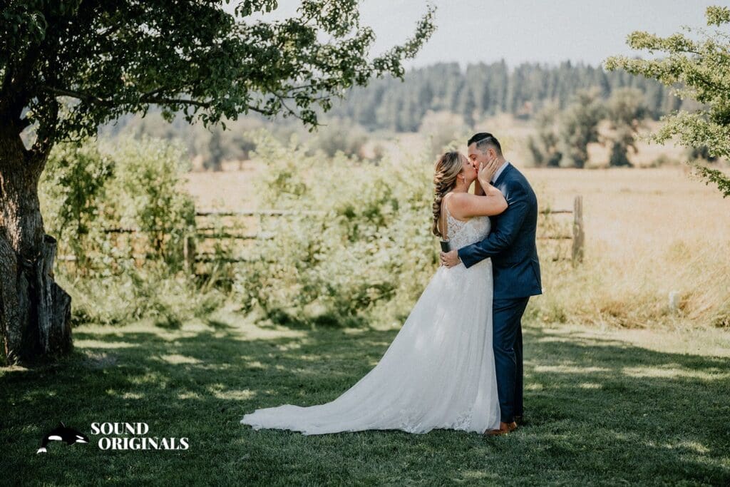 The Cattle Barn Wedding // Shelbi + Mat -