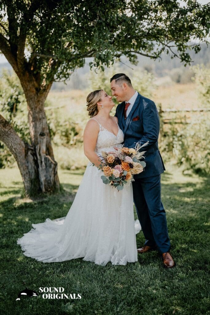 The Cattle Barn Wedding // Shelbi + Mat -