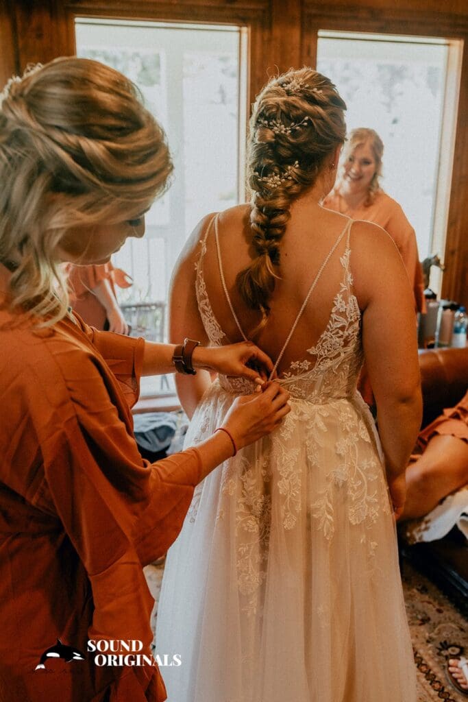 The Cattle Barn Wedding // Shelbi + Mat -