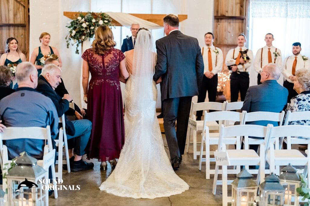 Maplehurst Farm Wedding // Elijah & Sarah -