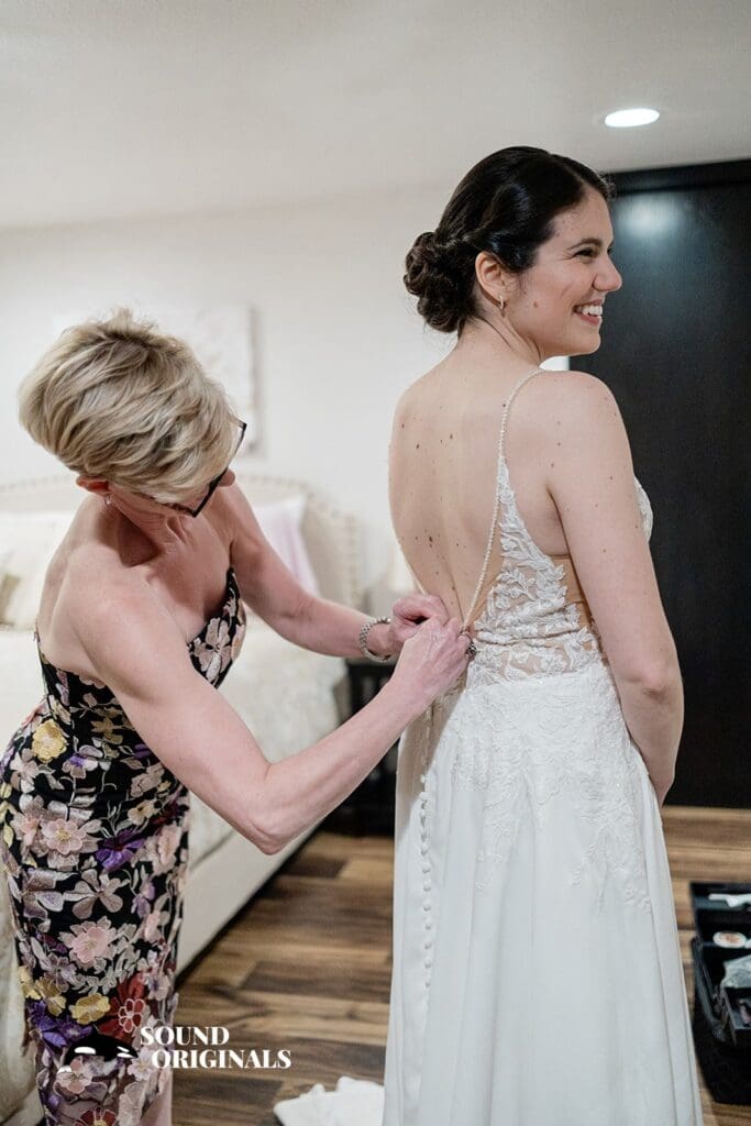 Gray Bridge Venue Wedding // Enina + Connor -