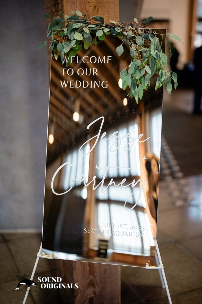 Seattle Aquarium Wedding // Jesse + Courtney -