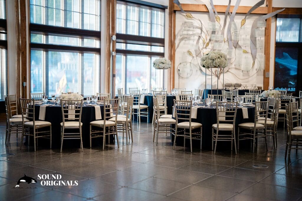 Seattle Aquarium Wedding // Jesse + Courtney -