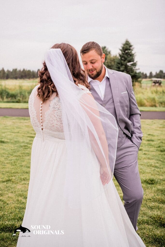 Sun River in Bend, Oregon Wedding // Cheyan + Chuck -
