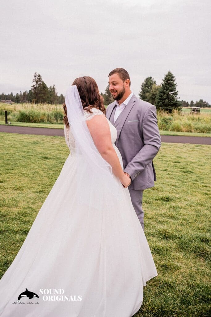 Sun River in Bend, Oregon Wedding // Cheyan + Chuck -