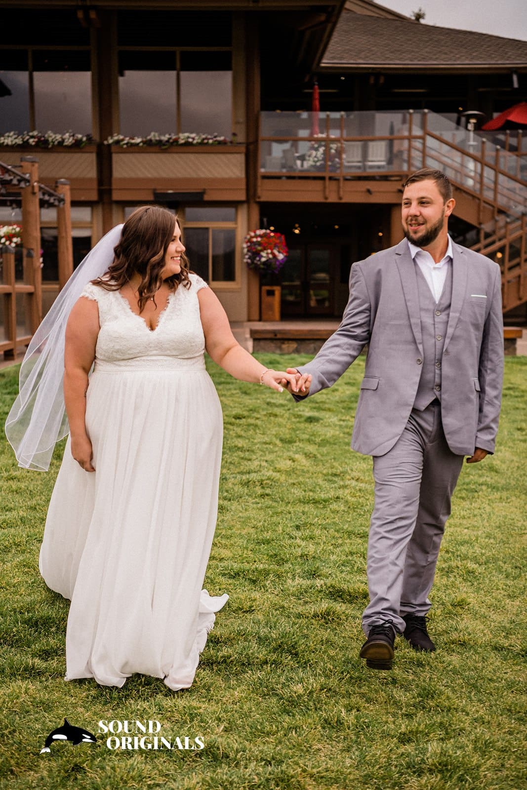 Sun River in Bend, Oregon Wedding // Cheyan + Chuck -