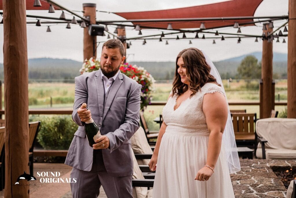 Sun River in Bend, Oregon Wedding // Cheyan + Chuck -