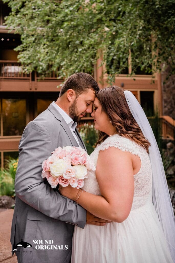 Sun River in Bend, Oregon Wedding // Cheyan + Chuck -