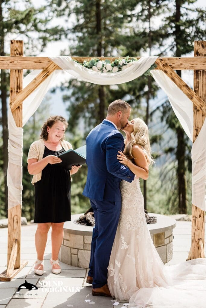 Breanne + Brandon Suncadia Resort Wedding // Breanne + Brandon -