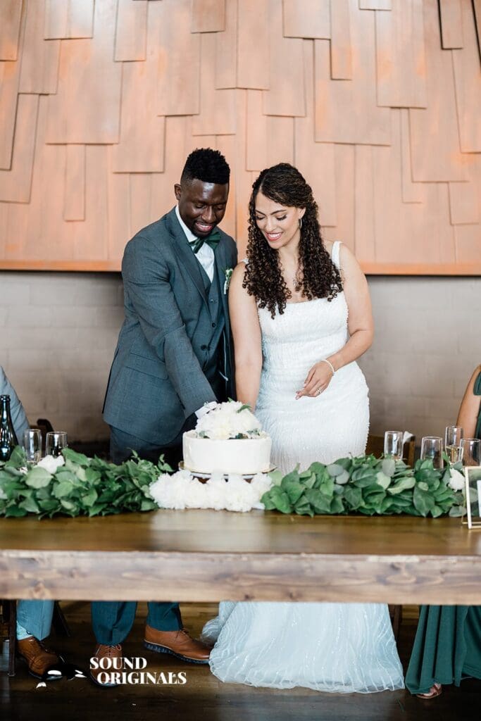 The Cove at Normandy Park Wedding // Jazmine & Kingsley -