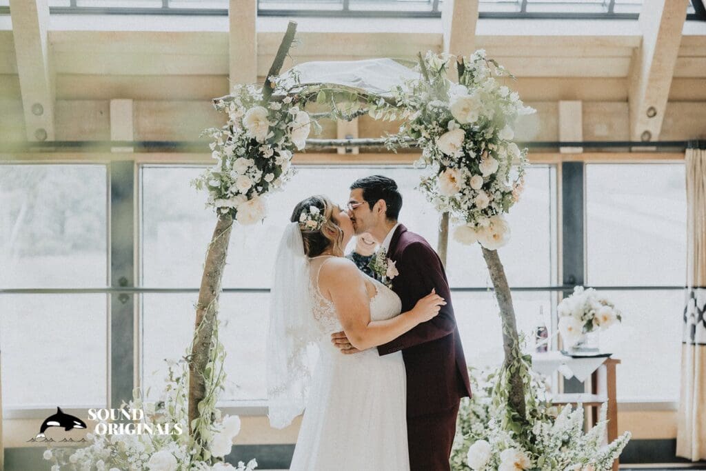 Timberline Lodge Wedding // Hannah + Michael -