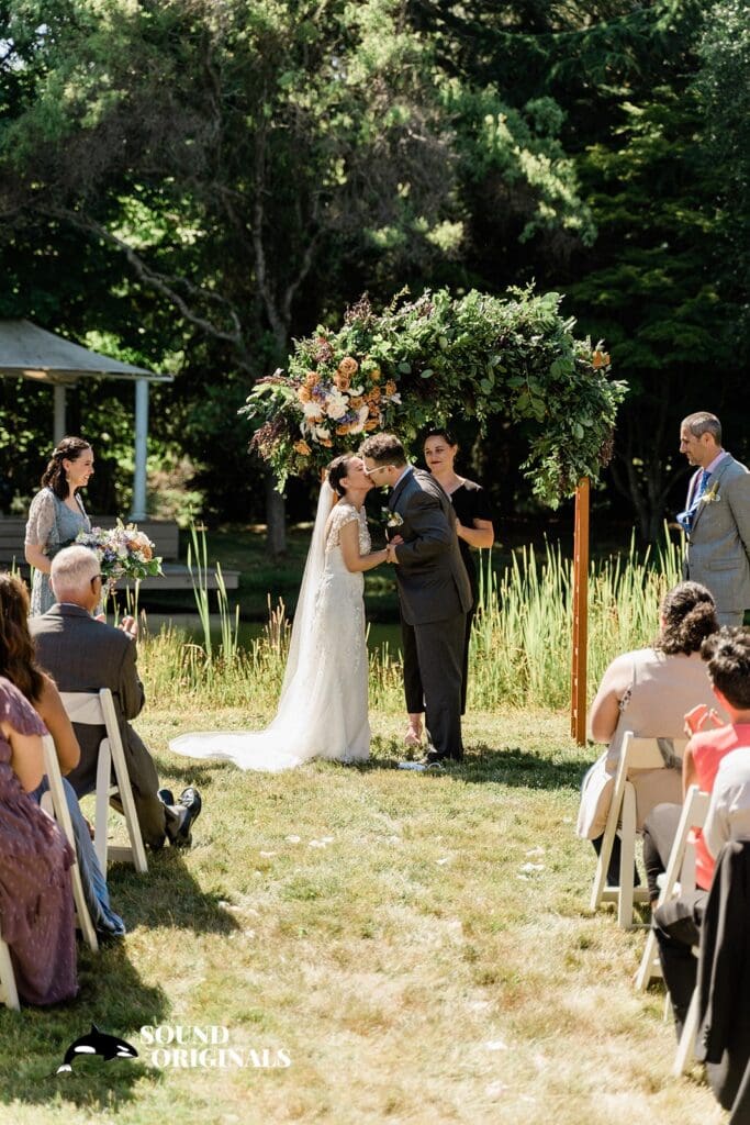 Vashon Island Wedding // Vanessa + Zachary -