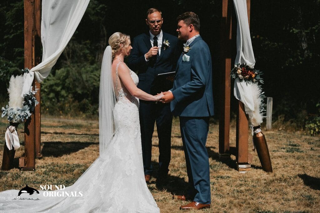 Fraternal Order of Eagles - Poulsbo Wedding // Jalaina + Hunter -
