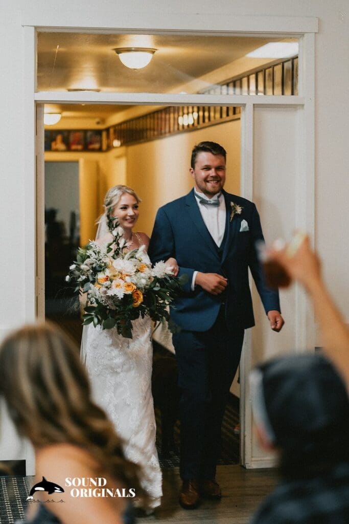 Fraternal Order of Eagles - Poulsbo Wedding // Jalaina + Hunter -