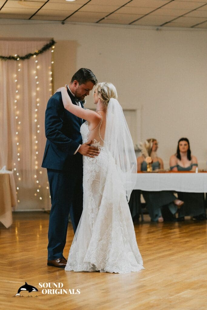 Fraternal Order of Eagles - Poulsbo Wedding // Jalaina + Hunter -