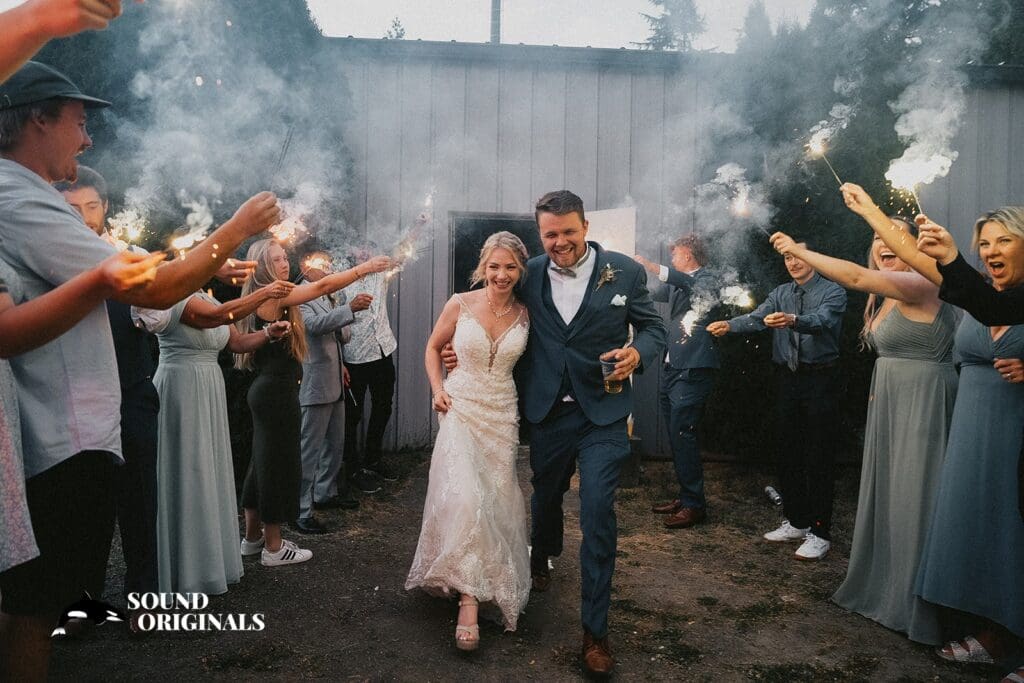Fraternal Order of Eagles - Poulsbo Wedding // Jalaina + Hunter -