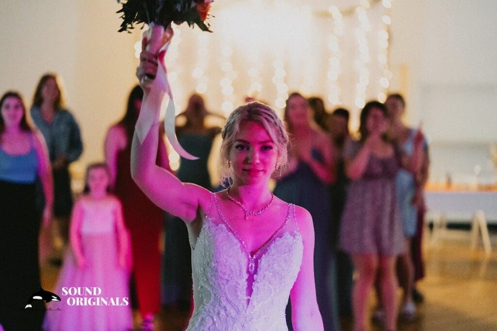 Fraternal Order of Eagles - Poulsbo Wedding // Jalaina + Hunter -