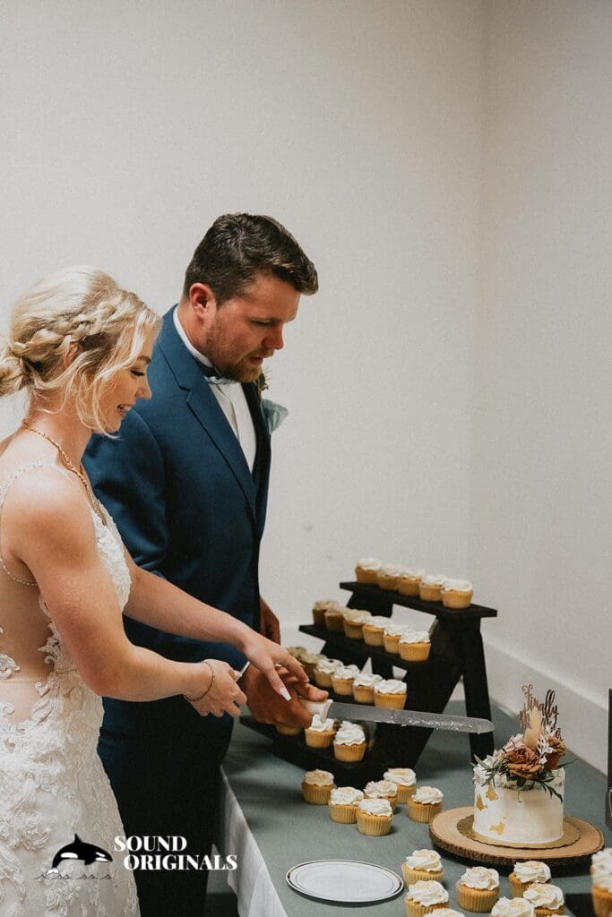 Fraternal Order of Eagles - Poulsbo Wedding // Jalaina + Hunter -