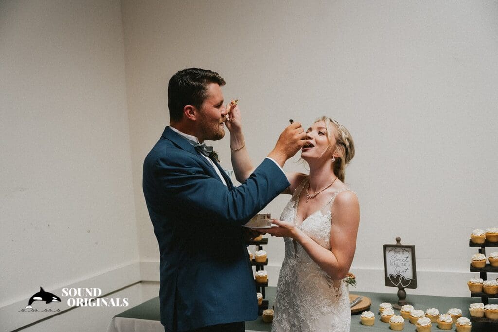 Fraternal Order of Eagles - Poulsbo Wedding // Jalaina + Hunter -