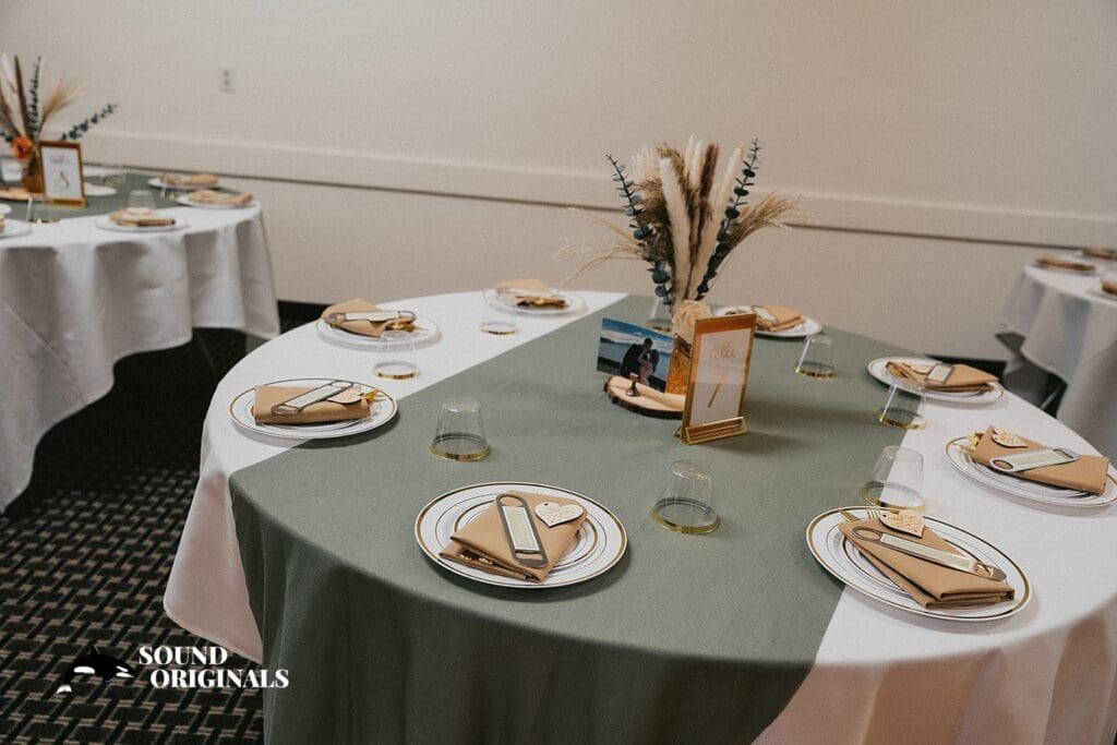 Fraternal Order of Eagles - Poulsbo Wedding // Jalaina + Hunter -