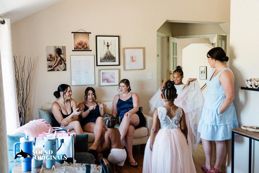 Aurora Colony Vineyards Wedding // Nellie + Reid -
