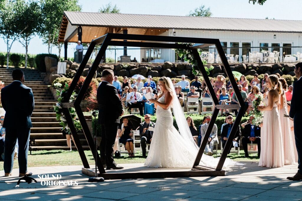 Aurora Colony Vineyards Wedding // Nellie + Reid -
