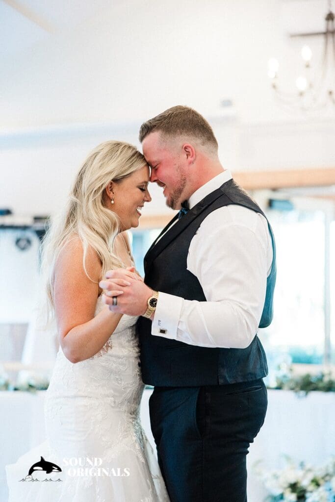 Aurora Colony Vineyards Wedding // Nellie + Reid -