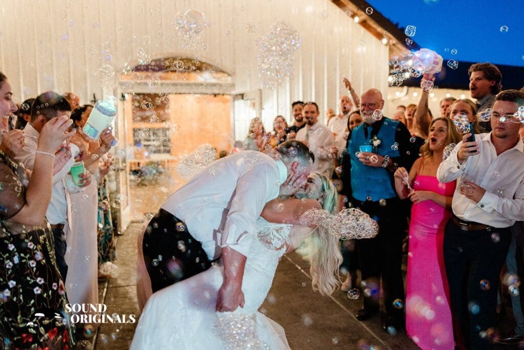 Aurora Colony Vineyards Wedding // Nellie + Reid -