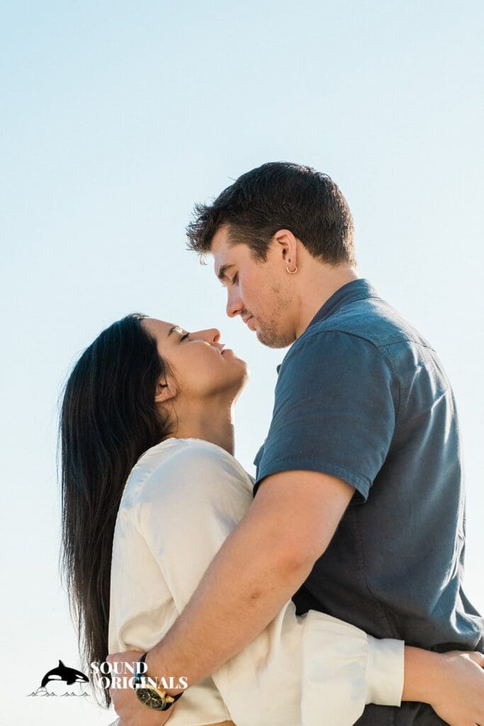 Encinitas - Moonlight Beach Engagement // Samantha + Christopher -