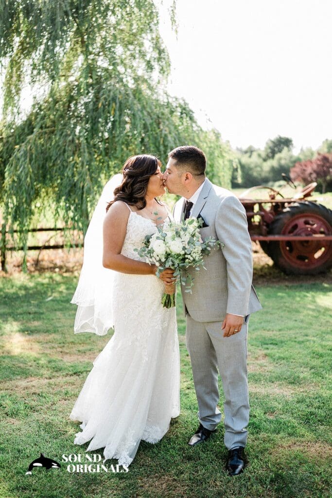 Winding Path Gardens Wedding // Joshua & Vanessa -