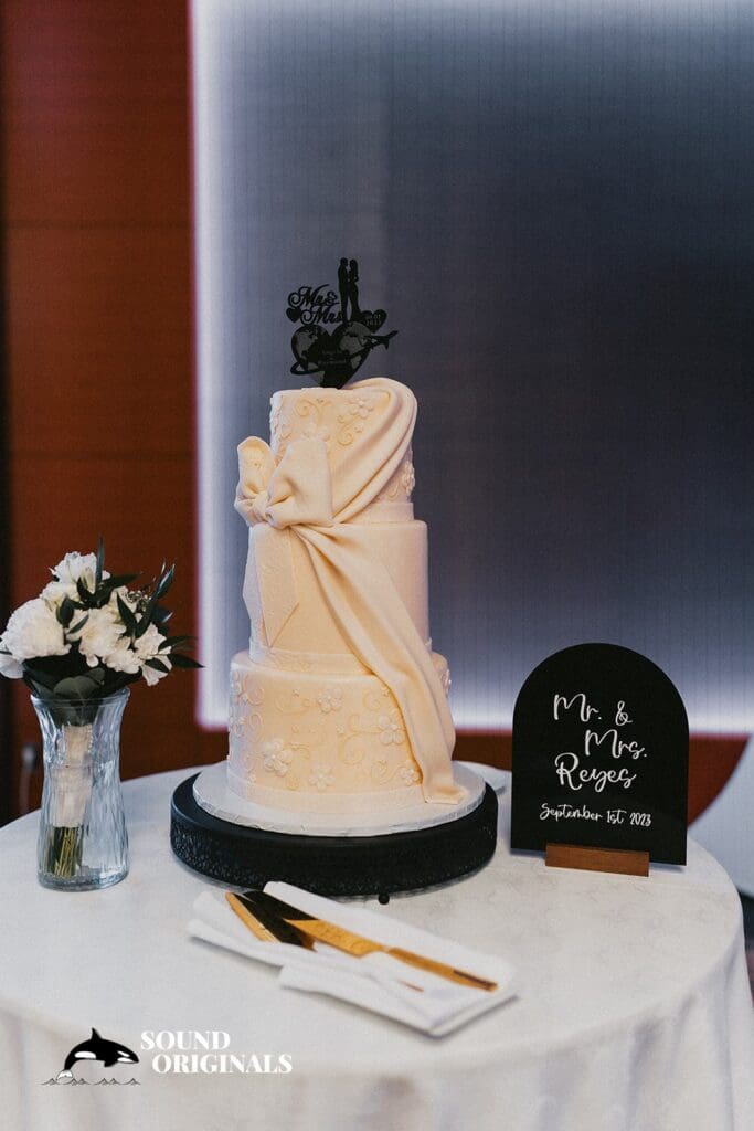 Bellevue Club Hotel Wedding // Angela + Raymond -